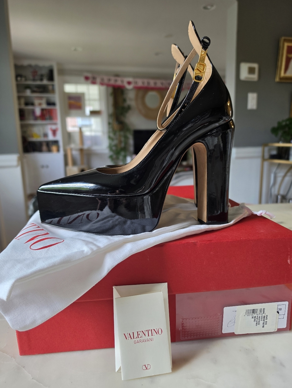 Valentino Garavani Tan-go Nero 155 patent-leather platform pumps Size 38/8